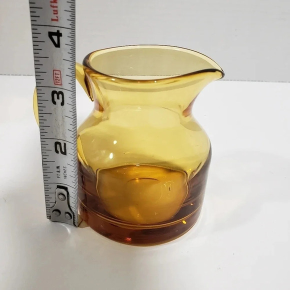 Vintage set if  2 Amber Glass Pitchers. - Picture 13 of 13
